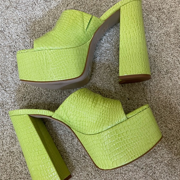 Shultz brand platform lime green summer heel sandal new never worn - Picture 6 of 6